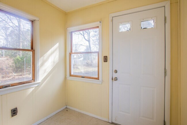 Foto del edificio - Charming 3 BR/2 BA Single-Family Home in S...