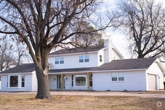 Building Photo - 2908 N Santa Fe Ave