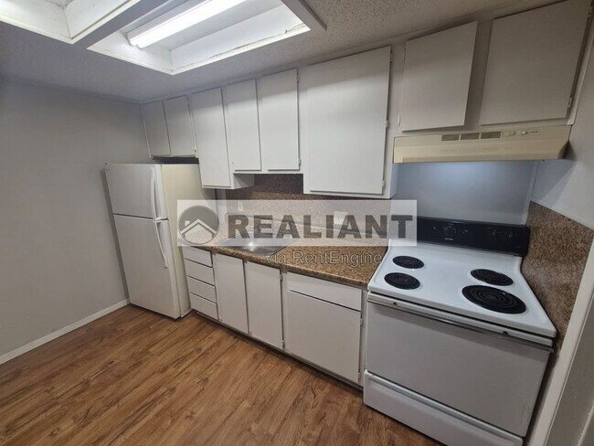 Foto del edificio - 605 Amhurst Dr