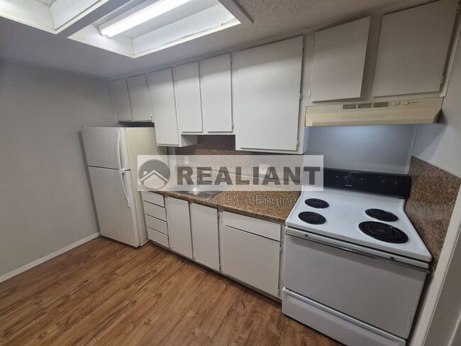 Photo - 605 Amhurst Drive Apartment