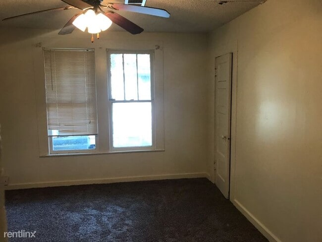 Building Photo - 2 br, 1 bath House - 1103 E 14th St.