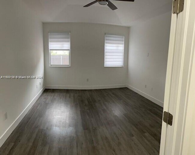 Foto del edificio - 4891 NW 109th Ct