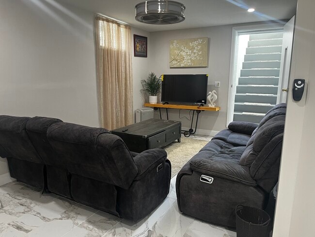 Building Photo - 390 Cedar Hill Rd