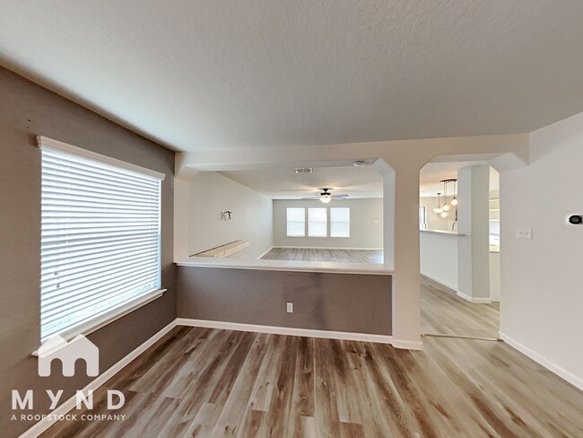 Building Photo - 9203 Silver Vista