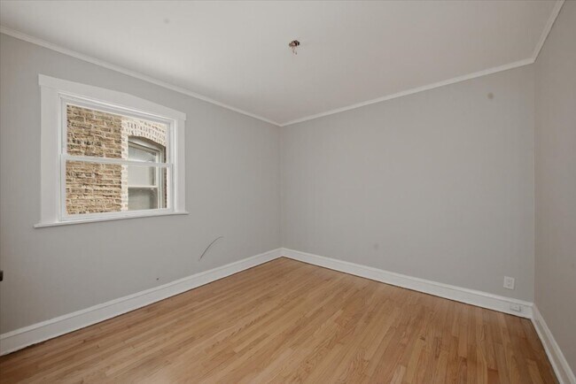 Foto del edificio - 5742 N Rockwell St