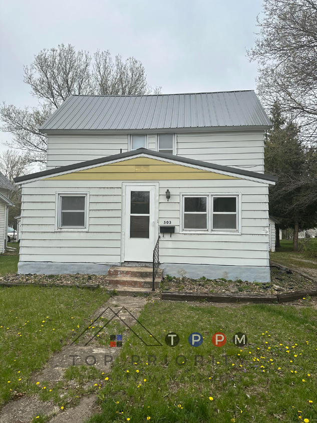 Primary Photo - 3 Bedroom | 1 Bathroom Single Family Home ...