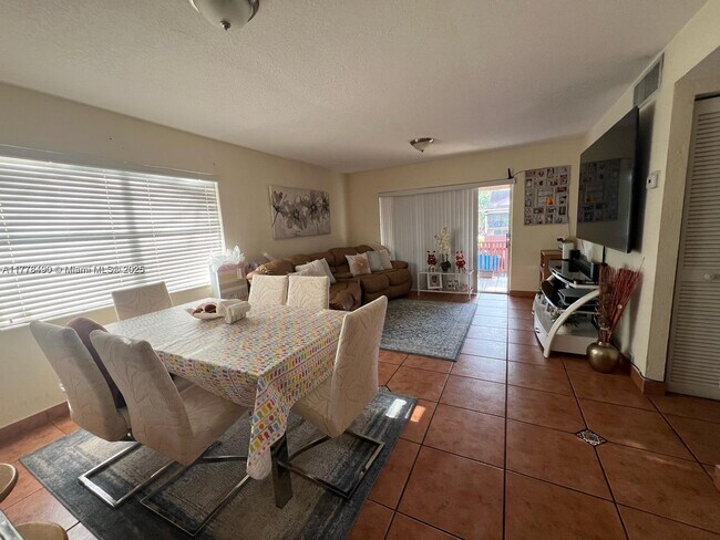 Foto del edificio - 11229 SW 88th St