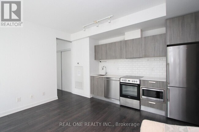 Building Photo - 50A-550 Charles St E