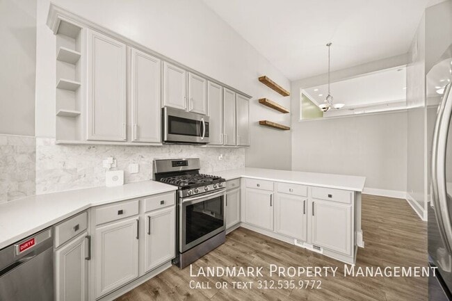 Building Photo - 6431 W 64th Pl