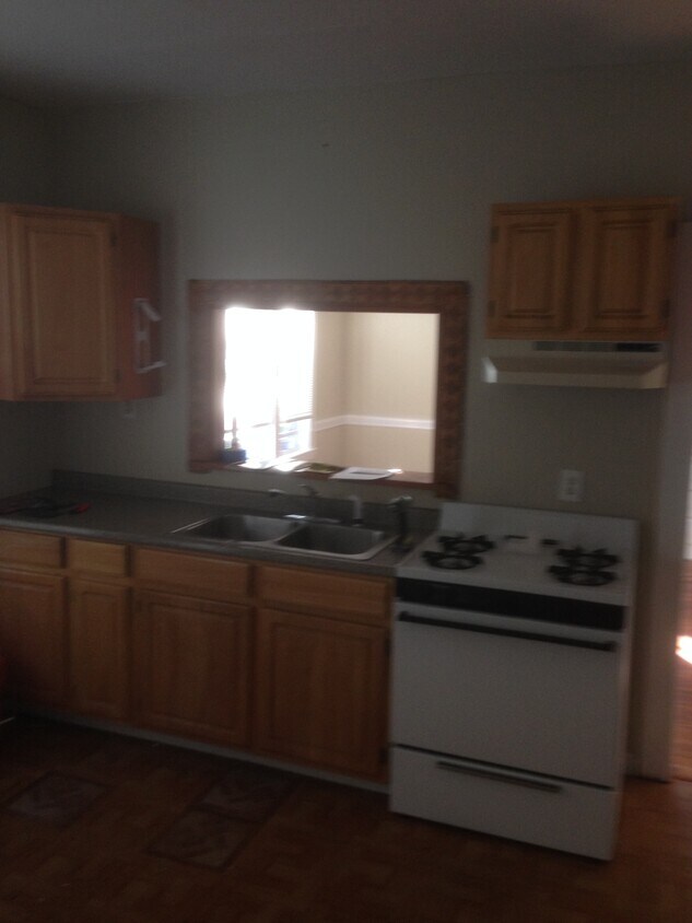 Primary Photo - 98 Forest Hills St