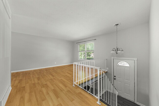 Building Photo - 224 Monterey Dr