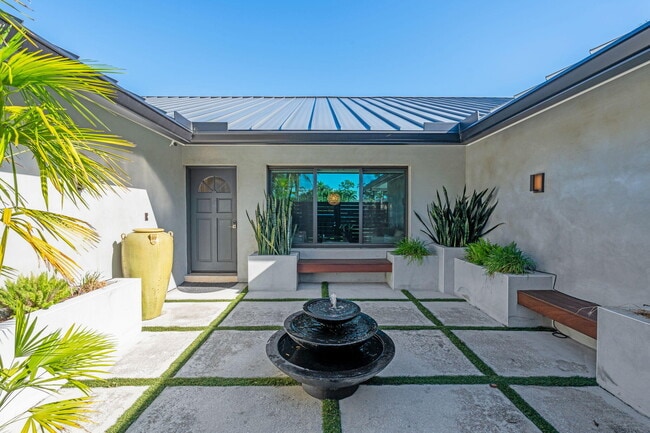 Foto del edificio - 744 Windflower Ct