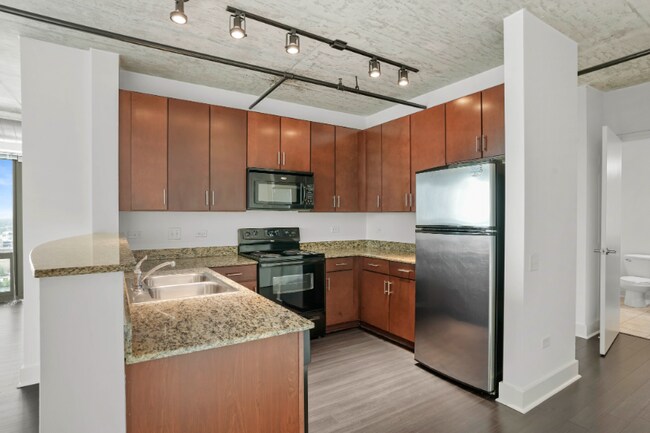 Building Photo - 867 S Clark St