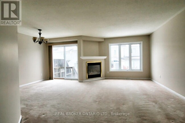 Building Photo - 363 Bakewell Crescent