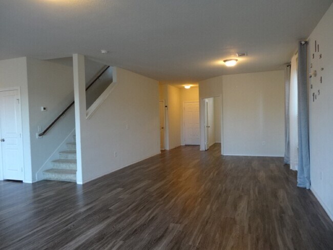 Foto del edificio - 4418 Windmill Run Dr