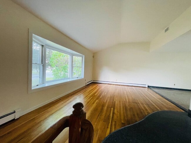 Foto del edificio - 146 Woolsey Ave