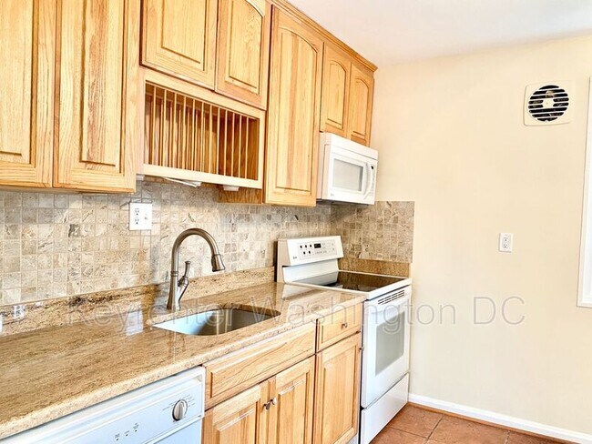Foto del edificio - 5514 Chillum Pl NE