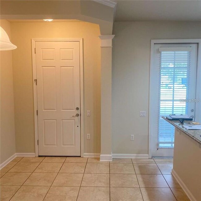 Building Photo - 12706 Salomon Cove Dr