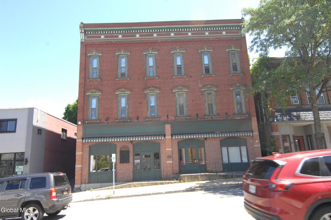 Building Photo - 128 Milton Ave