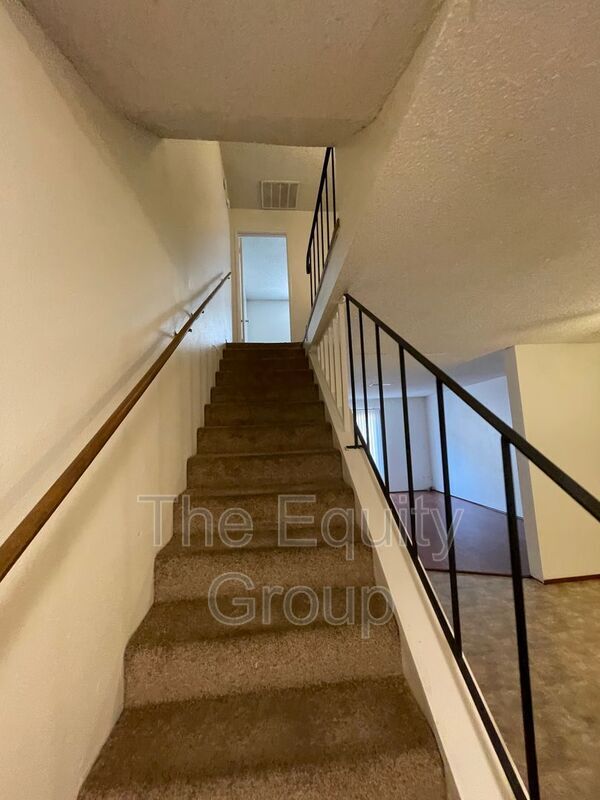 Building Photo - 1320 W Vassar Ave