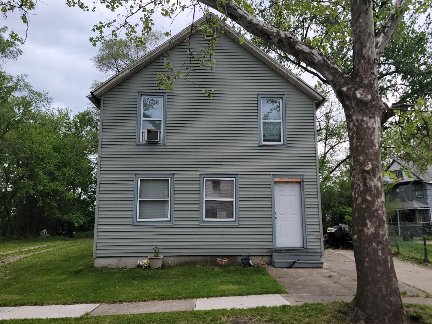 6215 Carpenter Ave Cleveland, OH 44127 – photo 1