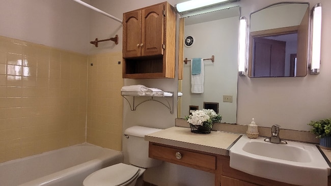 Building Photo - 922 High St