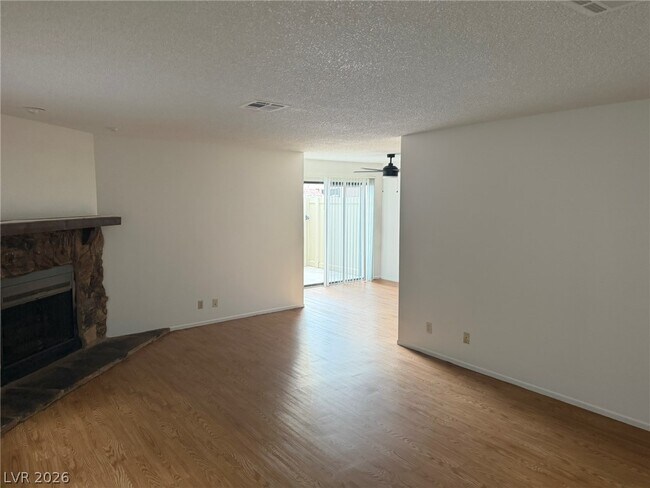 Foto del edificio - 2119 Pine Breeze Ln