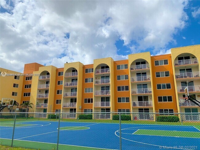 Foto del edificio - 7010 NW 186th St