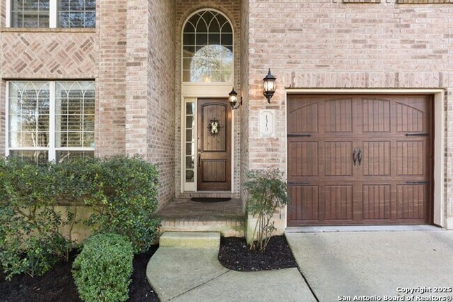 Building Photo - Charming 5-Bedroom Home for Rent in Gated ...