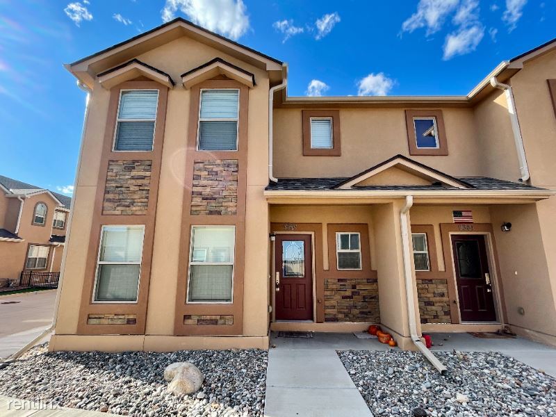 3 br, 2.5 bath Townhome 9391 Piedmont Pt Townhome Rentals in Fountain CO