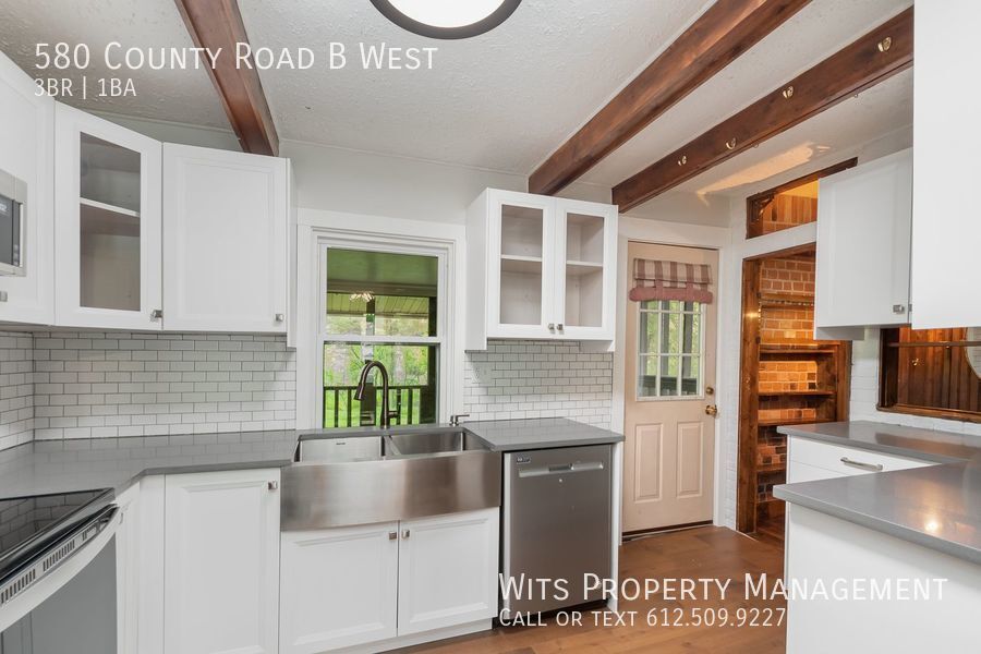 Foto principal - Newly Renovated 3 Bedroom in Roseville!