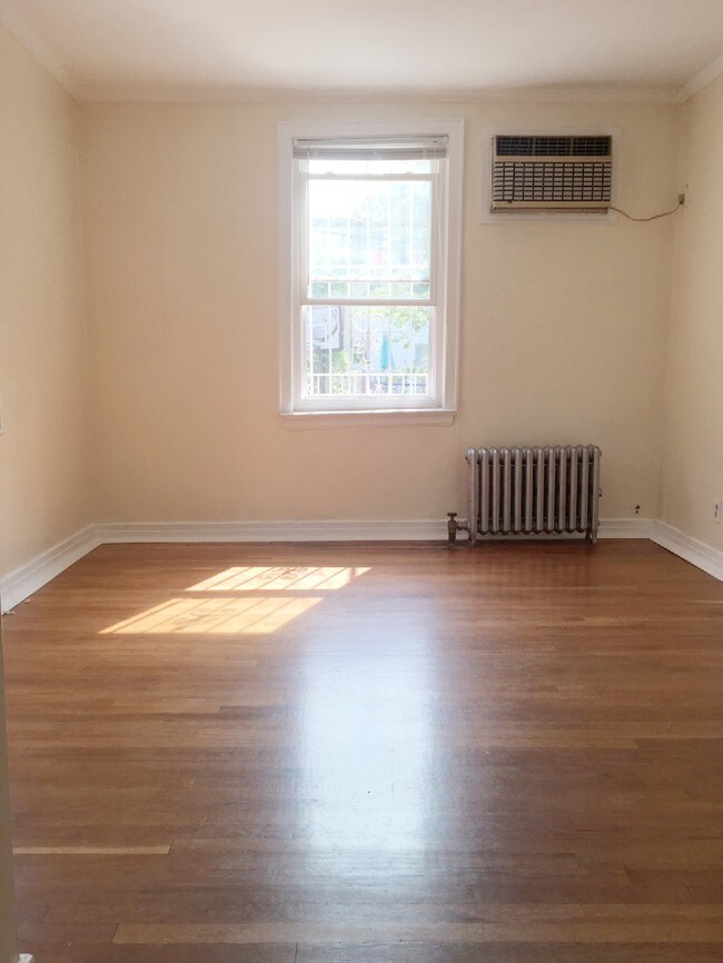 Foto del edificio - 3113 69th St