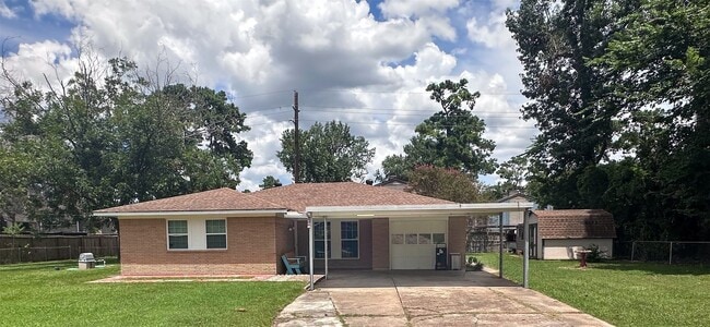 Foto del edificio - 17706 Wild Oak Dr