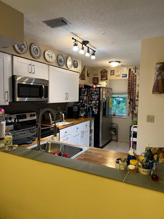 Foto del edificio - 14888-14888 Wedgefield Dr