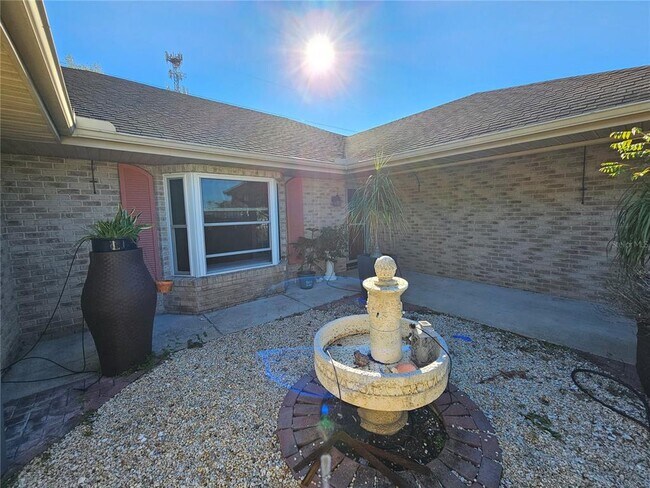 Building Photo - 2088 S Parkton Dr