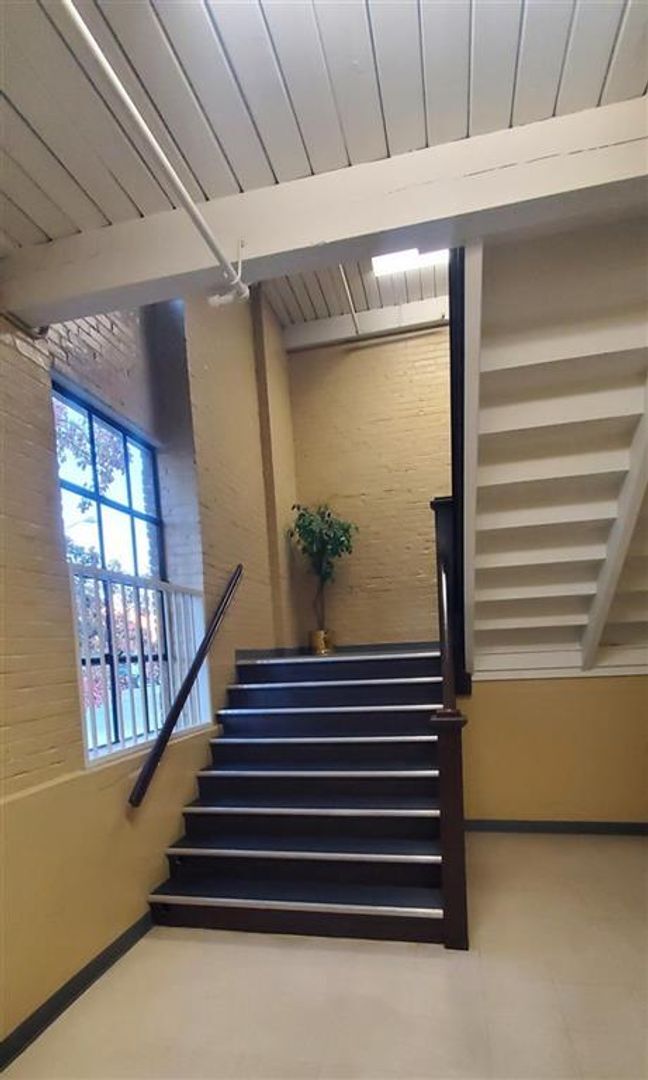 Building Photo - 127