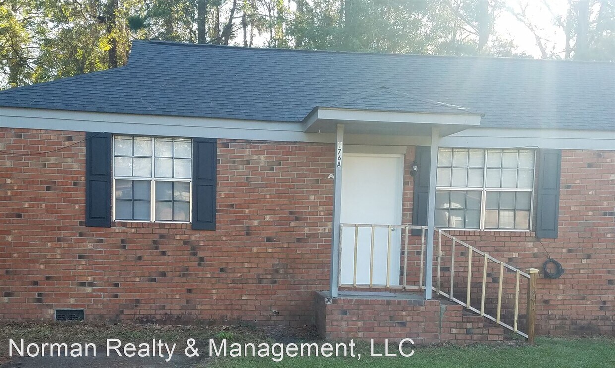 Foto principal - 976 Live Oak Dr
