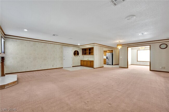 Building Photo - 5576 W Rochelle Ave.