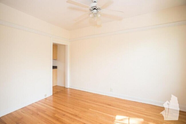 Building Photo - 1 bedroom in Chicago IL 60640
