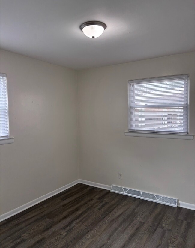 Building Photo - 127 Hungerford St