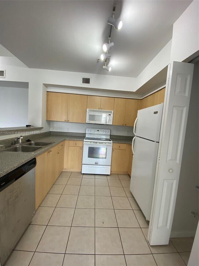 Foto del edificio - 8010 N Nob Hill Rd