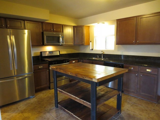Foto del edificio - 1539 W 7th St