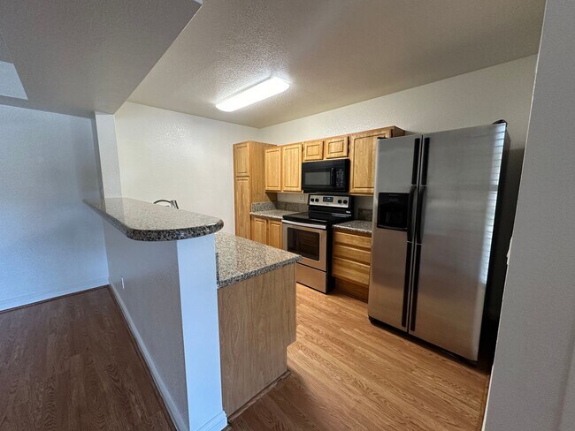 Building Photo - 5055 W Hacienda Ave