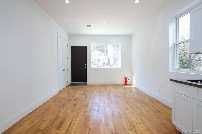 Foto del edificio - 105 Wyona St