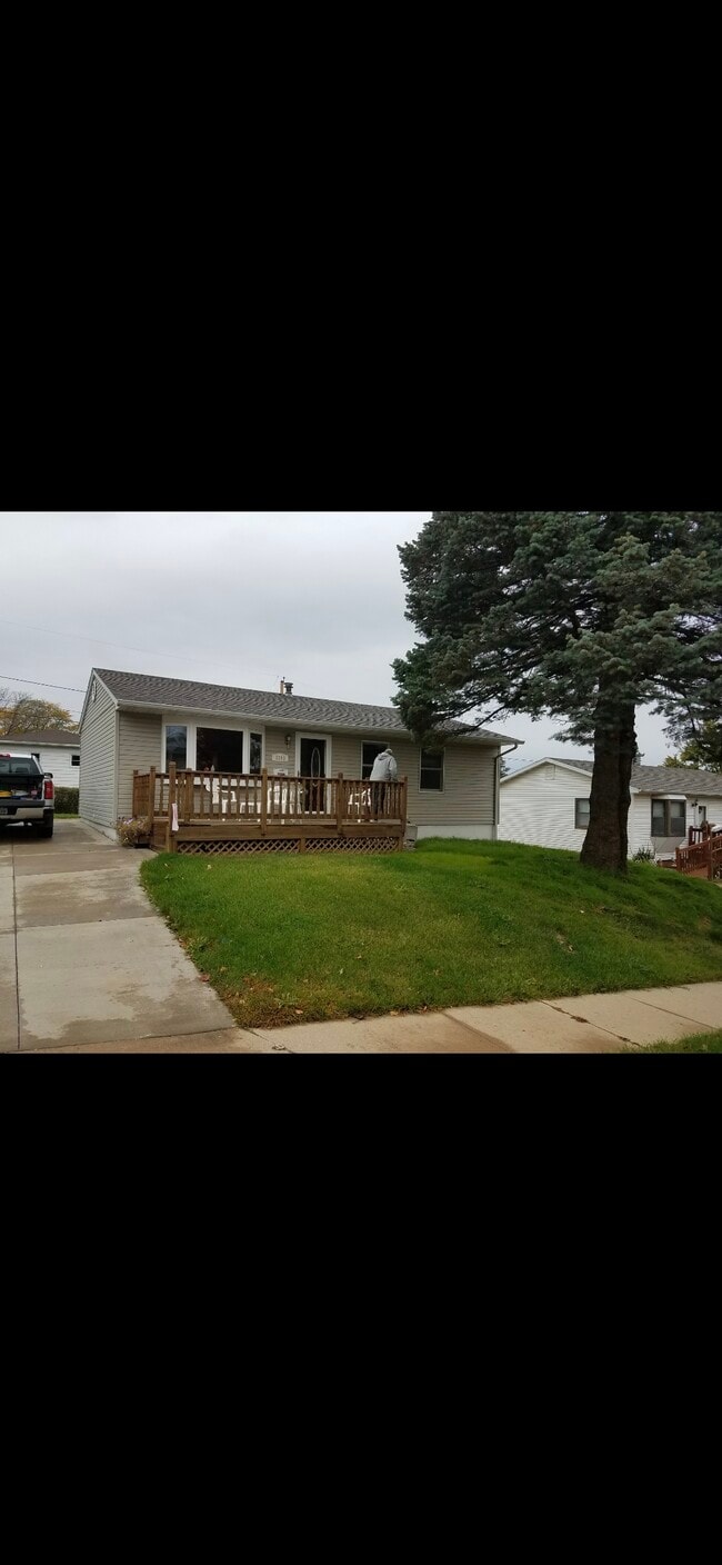 Building Photo - 2293 Trygg Dr