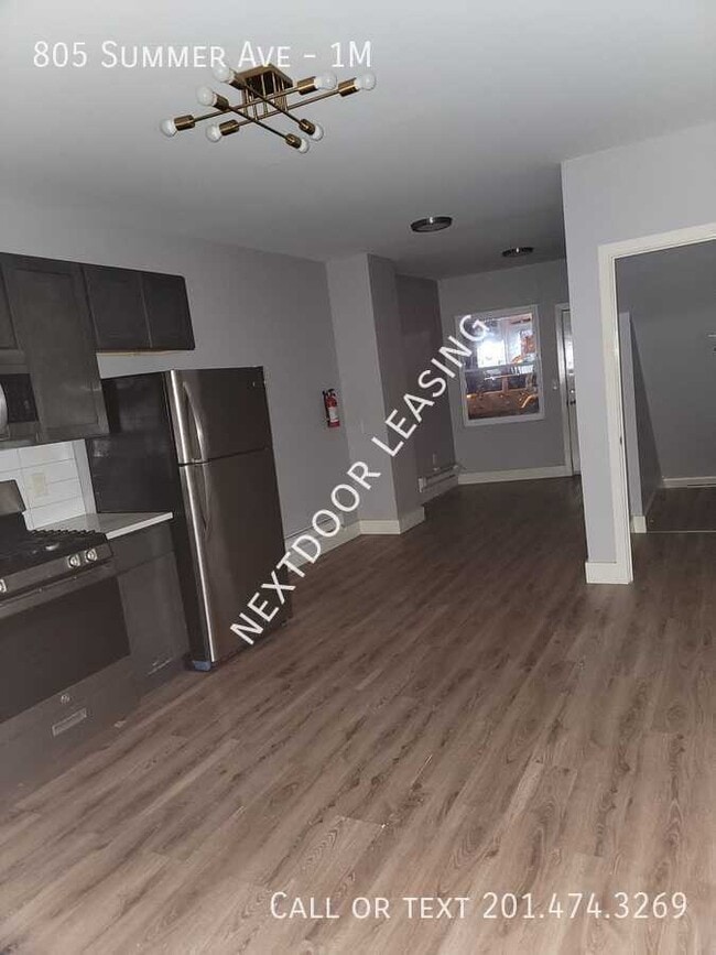 Building Photo - 805 Summer Ave