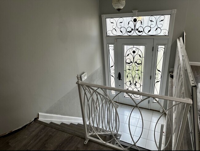 Foto del edificio - 34 Blue Jay Dr, Brentwood