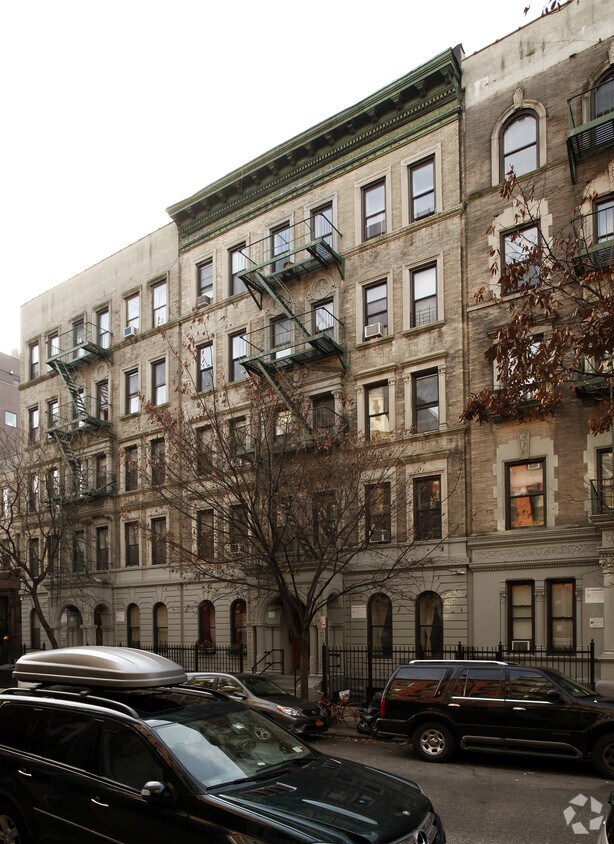 Primary Photo - 140 W 111th St