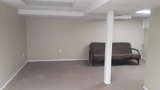 Building Photo - 2 br, 1.5 bath  - 19691 Raleigh Cir S