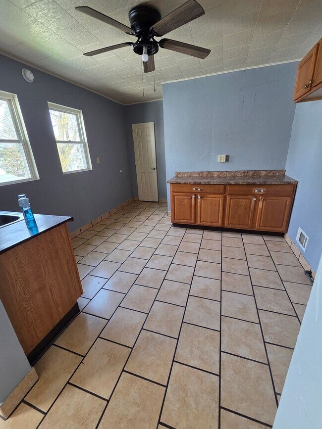 Foto del edificio - 1048 E 4th St